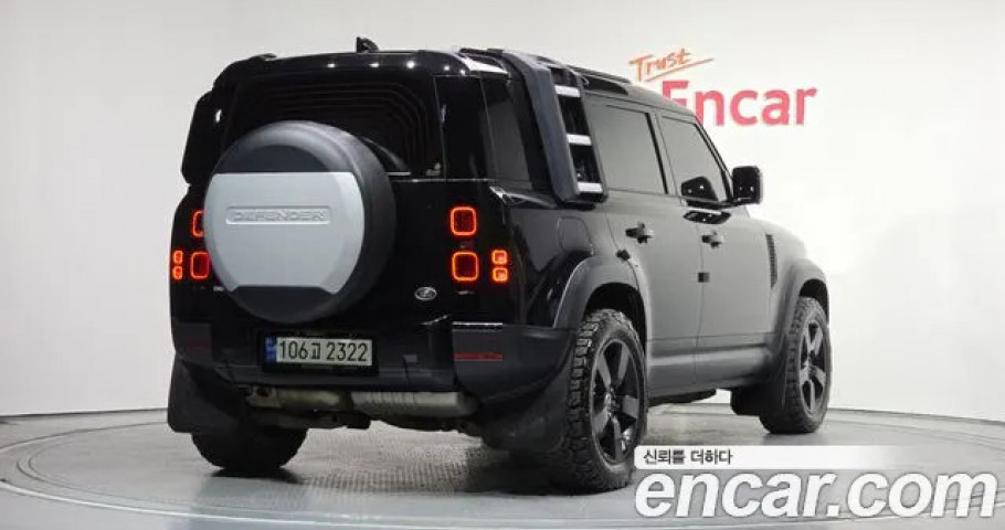 Land Rover Defender 