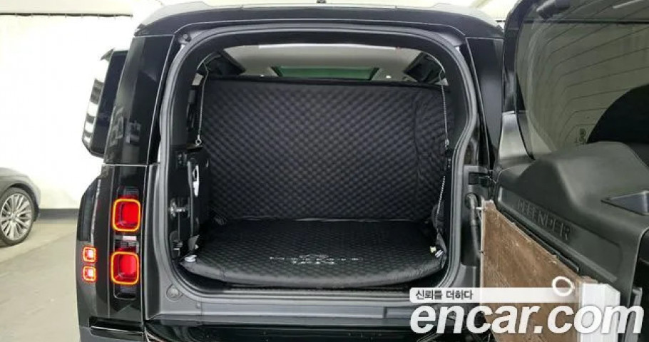 Land Rover Defender 