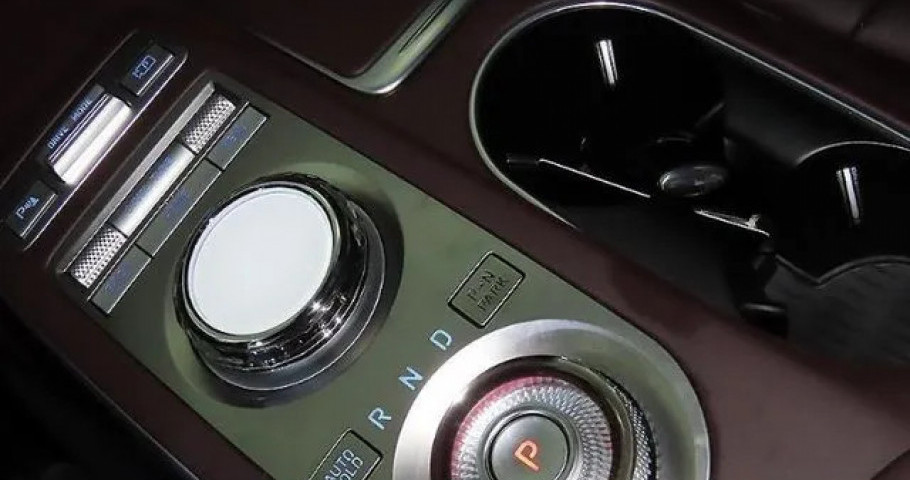 Genesis Gv70 