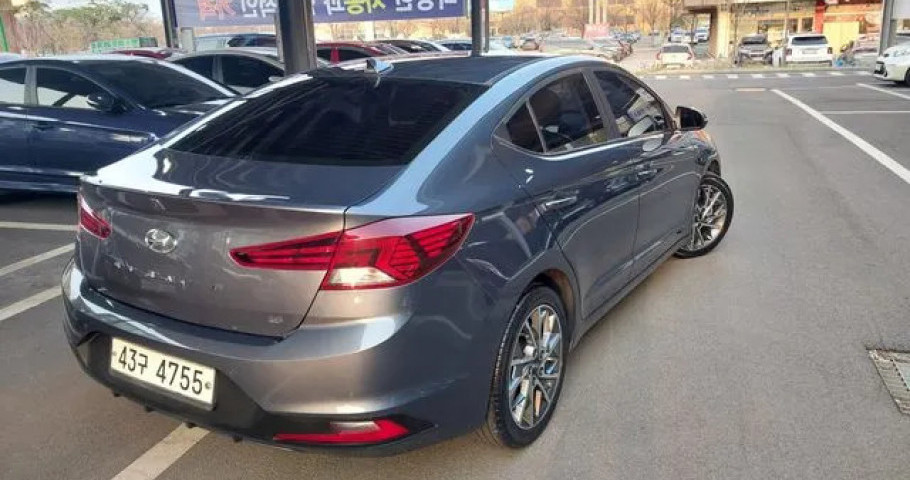 Hyundai Avante (Elantra) 