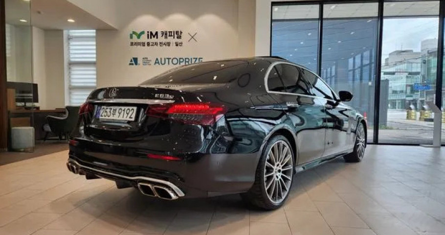 Mercedes-Benz E-Class 