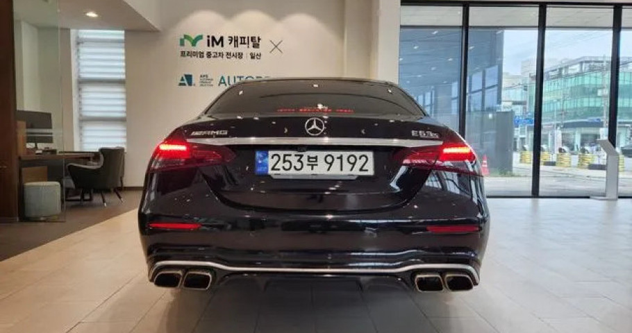 Mercedes-Benz E-Class 
