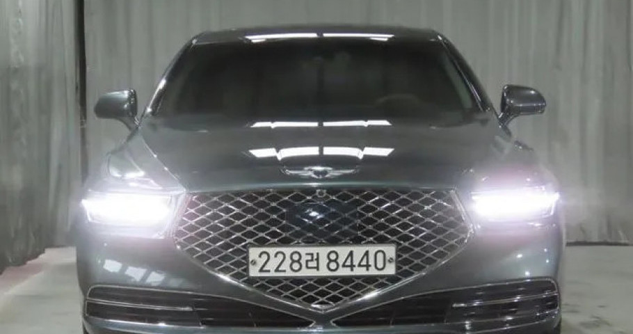 Genesis G90 
