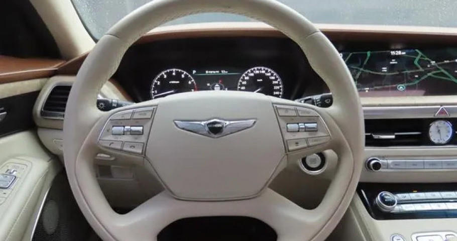 Genesis G90 