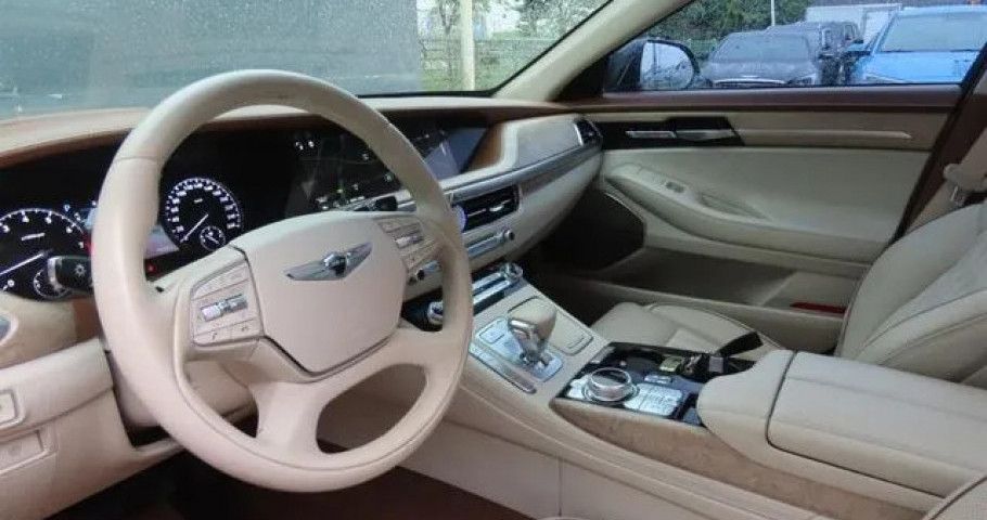 Genesis G90 