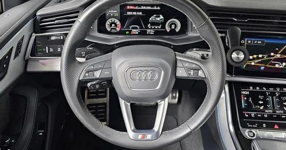 Audi Q8 