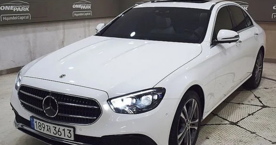 Mercedes-Benz E-Class 