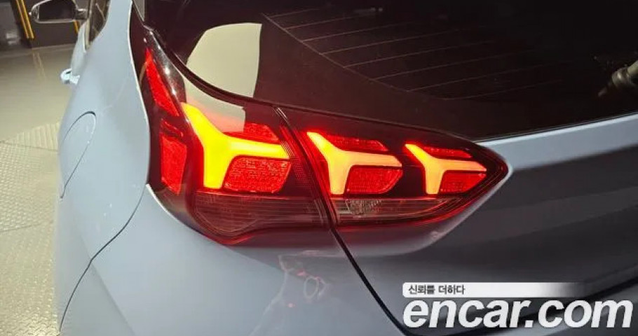 Hyundai Veloster 