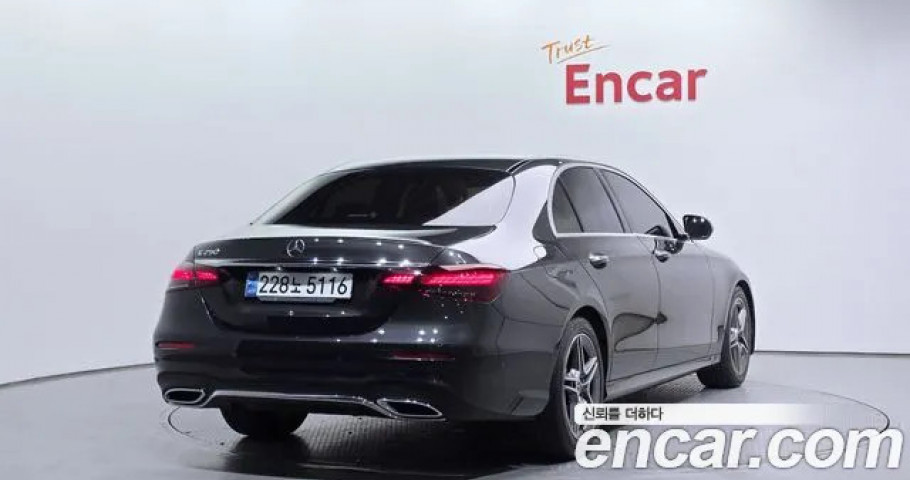 Mercedes-Benz E-Class 
