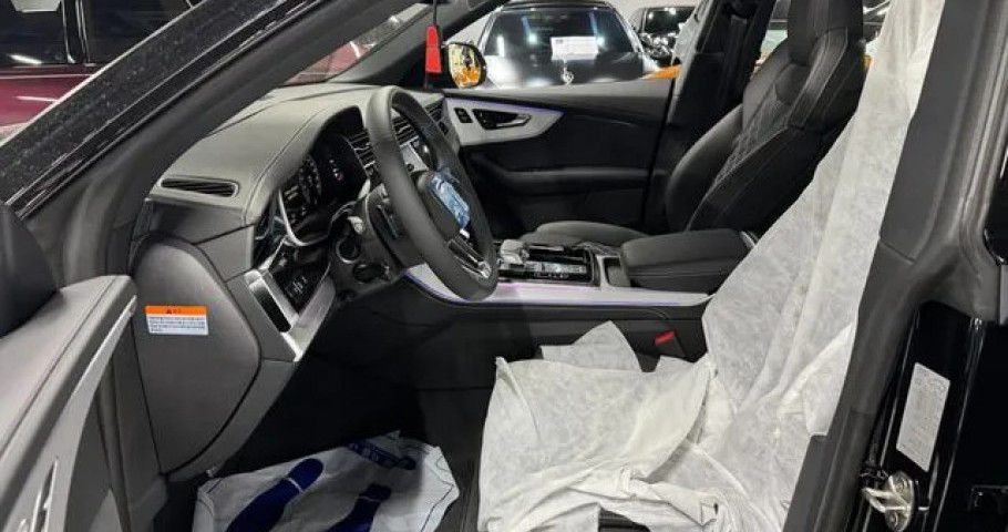 Audi Q8 