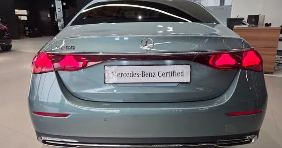 Mercedes-Benz E-Class 
