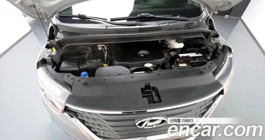 Hyundai Starex 