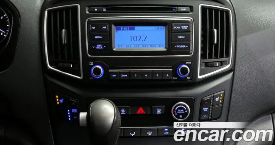 Hyundai Starex 