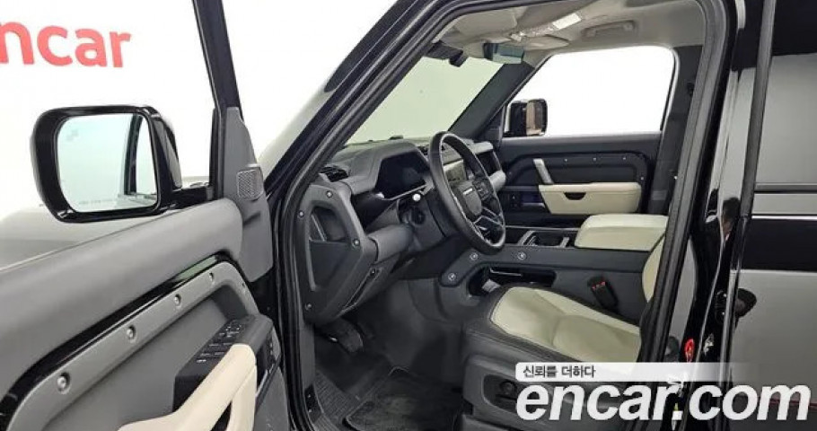 Land Rover Defender 