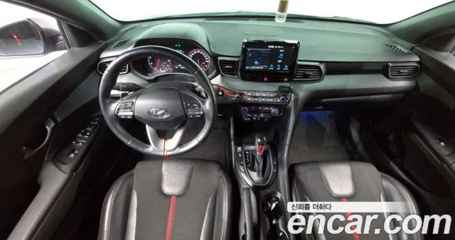Hyundai Veloster 