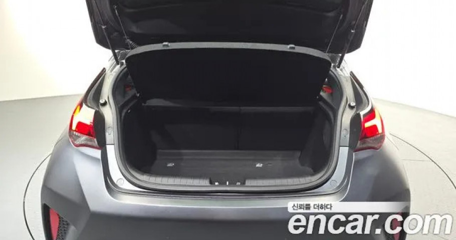 Hyundai Veloster 