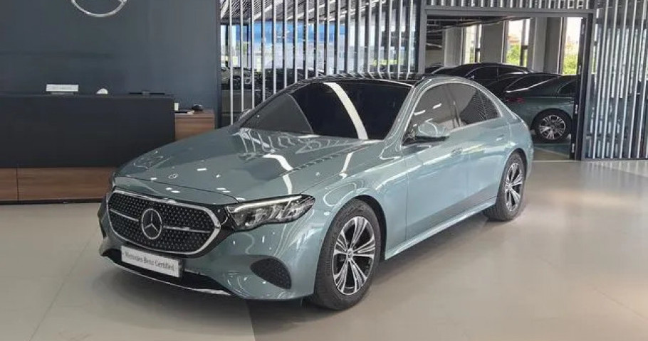 Mercedes-Benz E-Class 