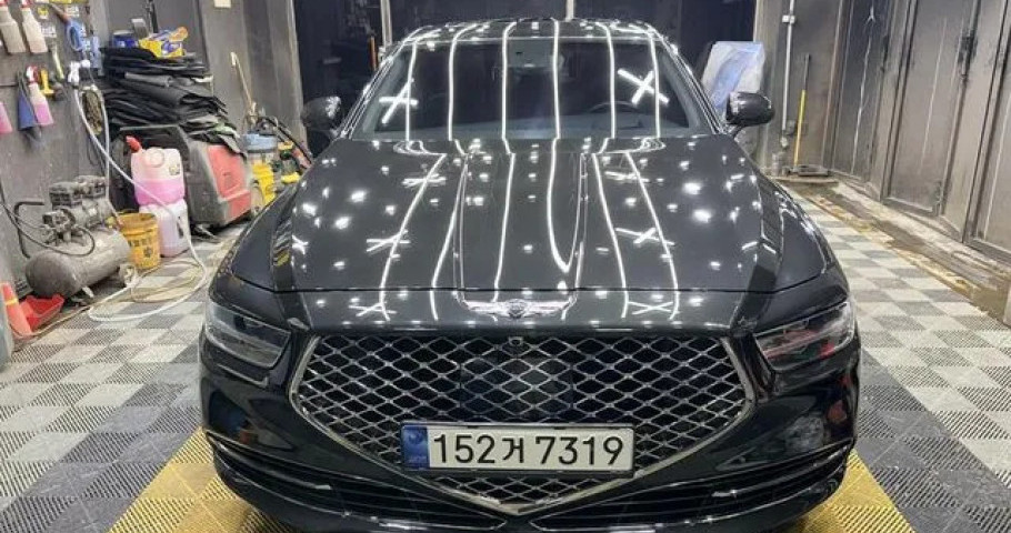 Genesis G90 
