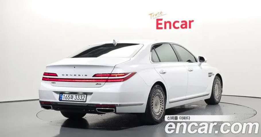 Genesis G90 