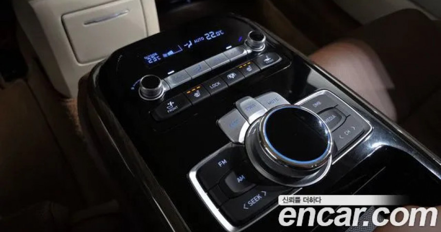 Genesis G90 