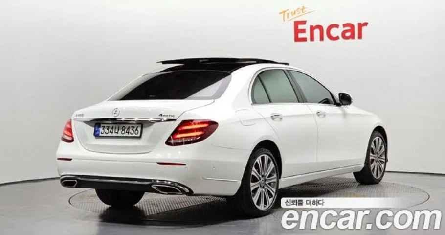 Mercedes-Benz E-Class 