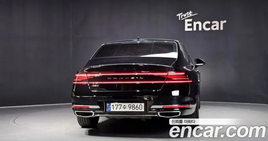 Genesis G90 