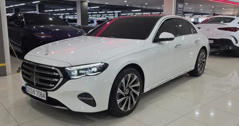 Mercedes-Benz E-Class 
