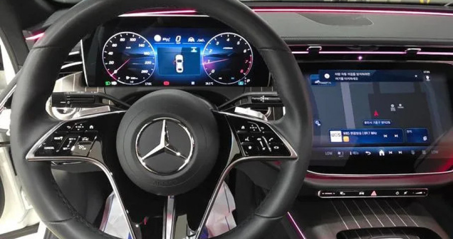 Mercedes-Benz E-Class 