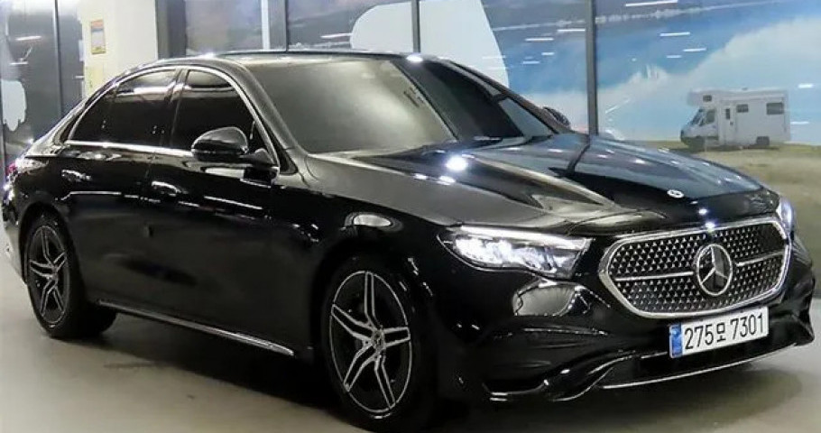 Mercedes-Benz E-Class 