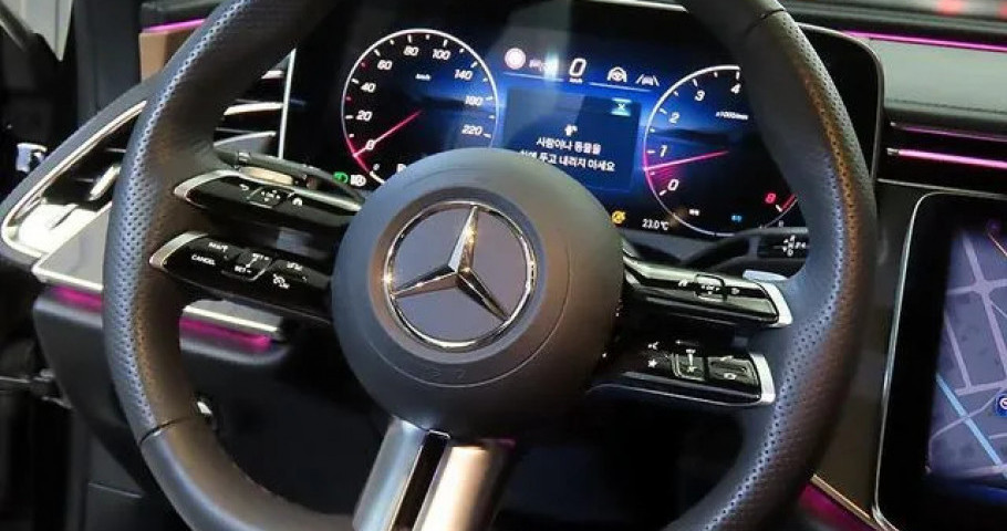 Mercedes-Benz E-Class 