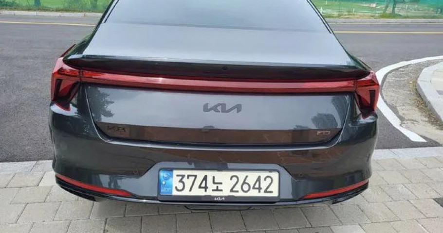 Kia K8 