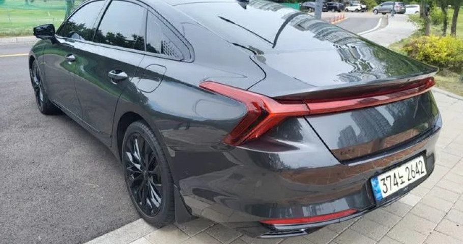 Kia K8 