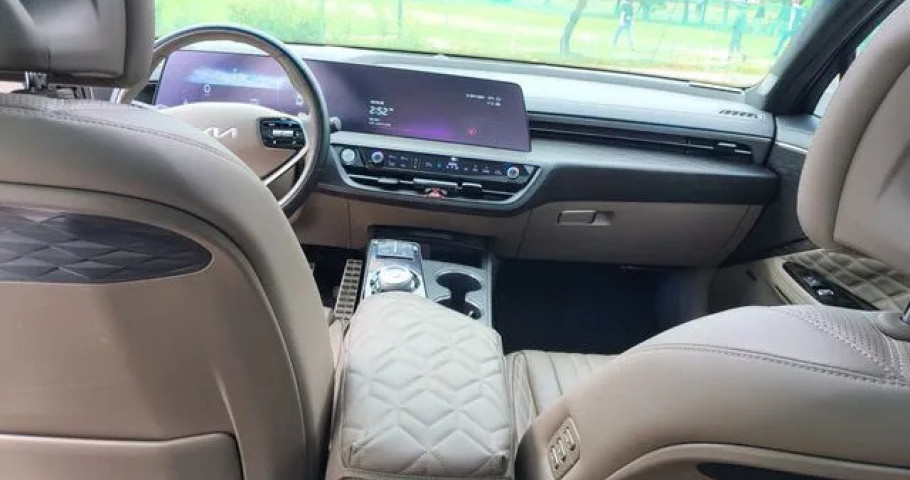 Kia K8 