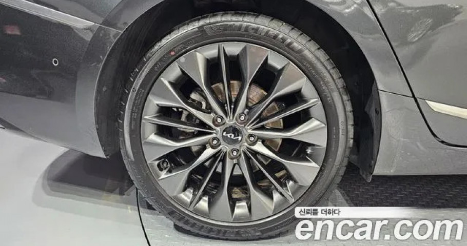 Kia K8 