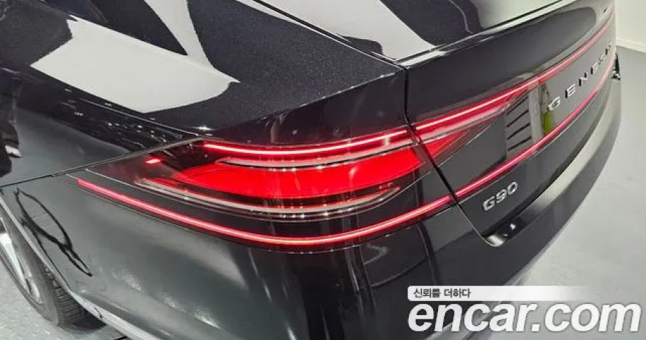 Genesis G90 