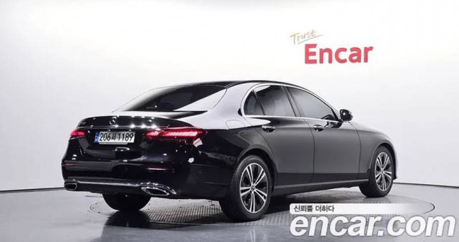 Mercedes-Benz E-Class 