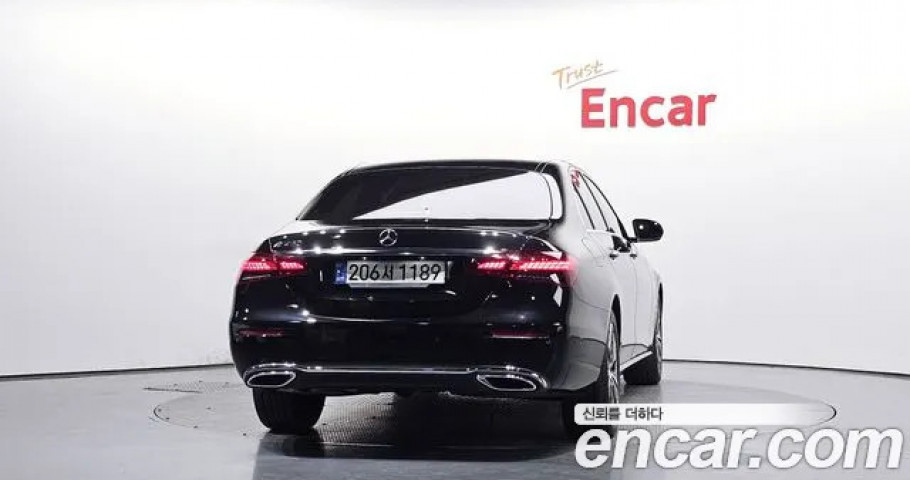 Mercedes-Benz E-Class 