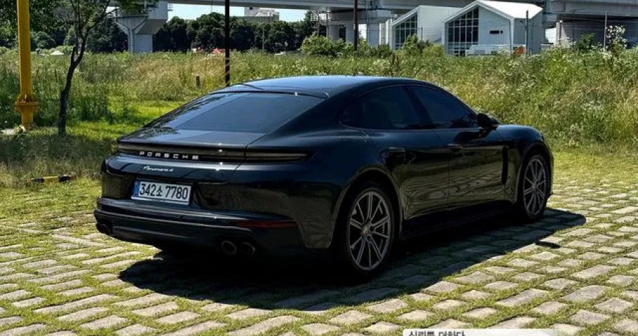 Porsche Panamera 