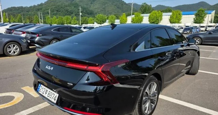 Kia K8 