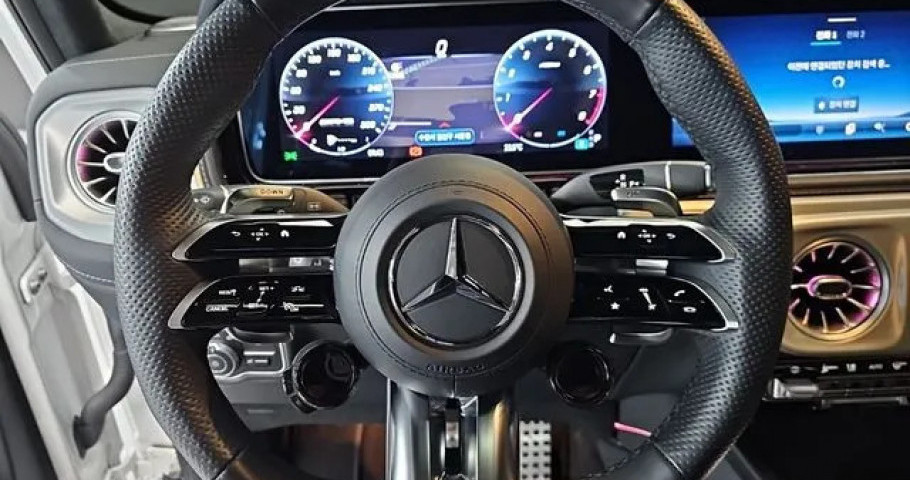 Mercedes-Benz G-Class 