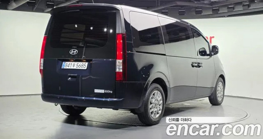 Hyundai Staria 