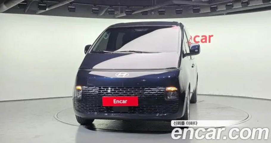 Hyundai Staria 
