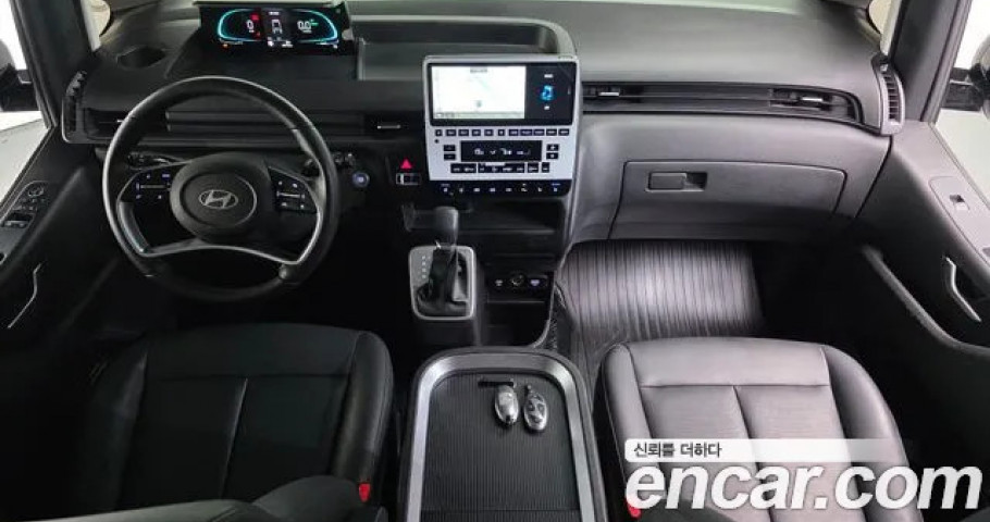 Hyundai Staria 
