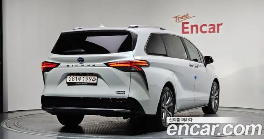 Toyota Sienna 