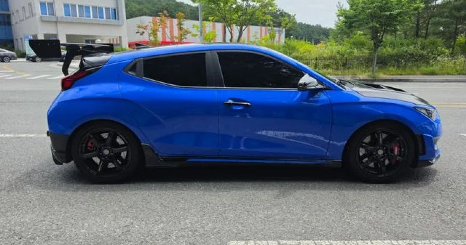 Hyundai Veloster 