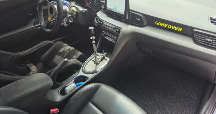 Hyundai Veloster 
