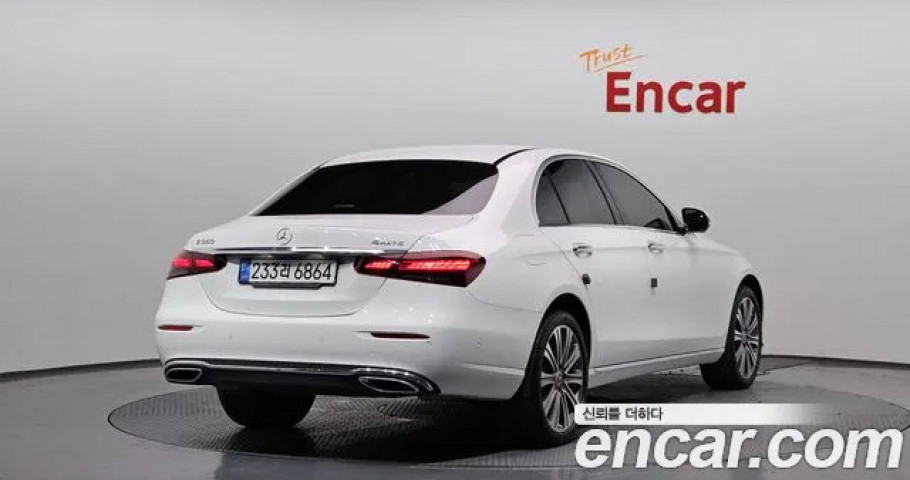 Mercedes-Benz E-Class 