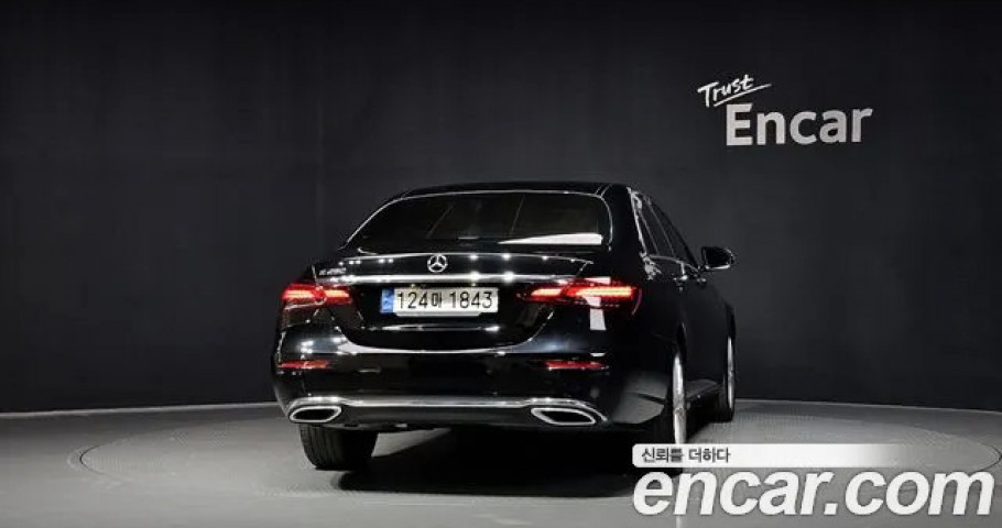 Mercedes-Benz E-Class 