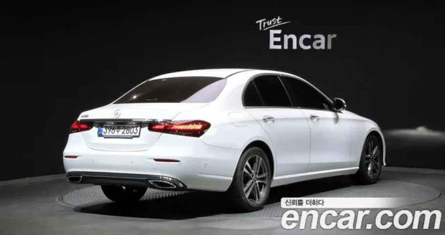 Mercedes-Benz E-Class 
