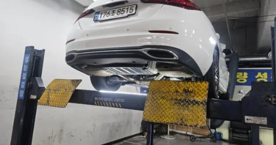 Mercedes-Benz C-Class 